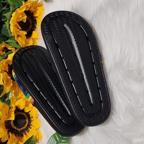 NWOB Fruity Pebbles Slide Sandal - Picture 4 of 4